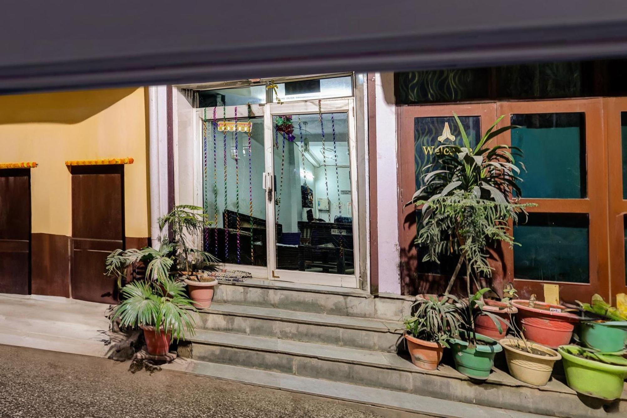 Hotel O Deurali Dx Nuova Delhi Esterno foto
